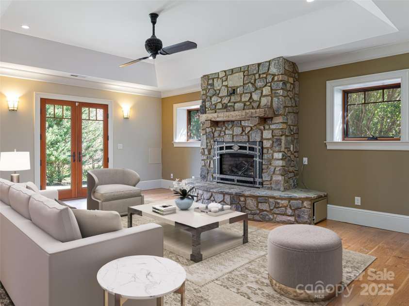 3 Willowside Court, Fairview, NC 28730.  MLS# CAR4204662, YatesRealty ID 8894. 