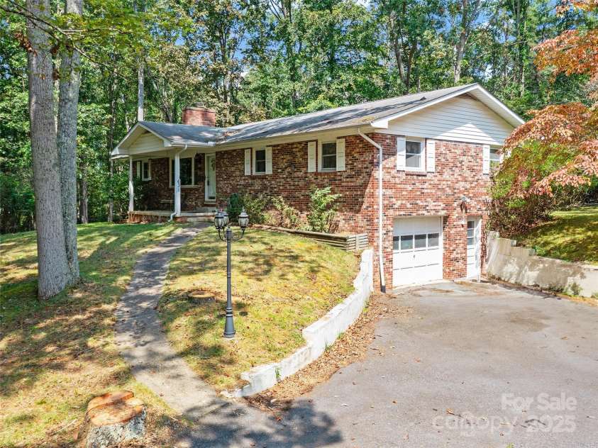631 Macedonia Road, Asheville, NC 28804.  MLS# CAR4301225, YatesRealty ID 8894. Large Driveway