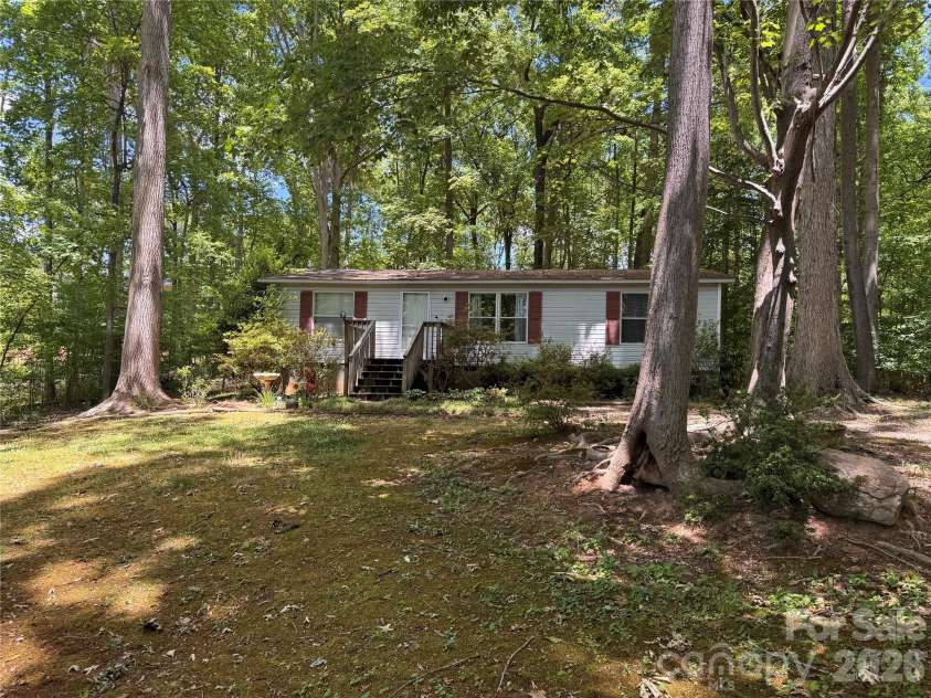 121 Shady Lane, Troutman, NC 28166.  MLS# CAR4352334, YatesRealty ID 8895. 