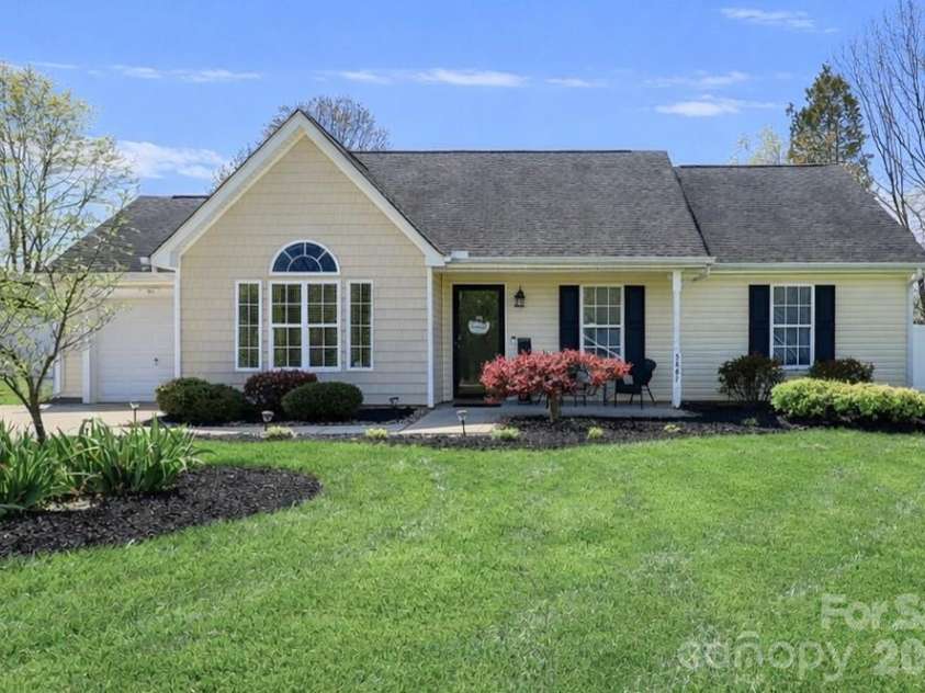 5867 Sunset View Lane, Catawba, NC 28609.  MLS# CAR4364770, YatesRealty ID 8896. 