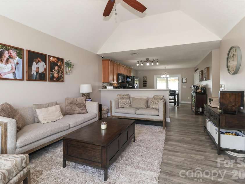 5867 Sunset View Lane, Catawba, NC 28609.  MLS# CAR4364770, YatesRealty ID 8896. 