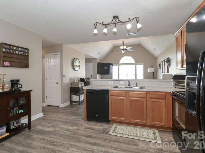 5867 Sunset View Lane, Catawba, NC 28609.  MLS# CAR4364770, YatesRealty ID 8896. 