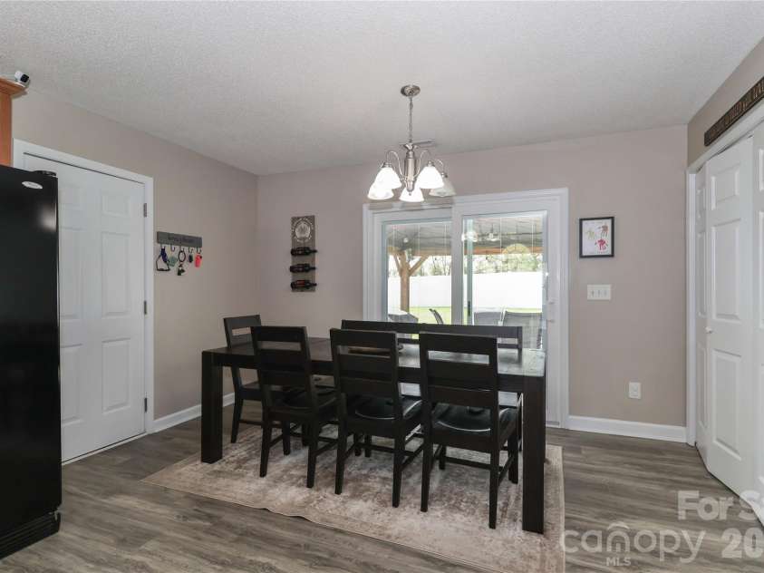 5867 Sunset View Lane, Catawba, NC 28609.  MLS# CAR4364770, YatesRealty ID 8896. 