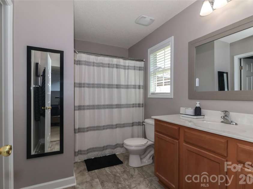 5867 Sunset View Lane, Catawba, NC 28609.  MLS# CAR4364770, YatesRealty ID 8896. 