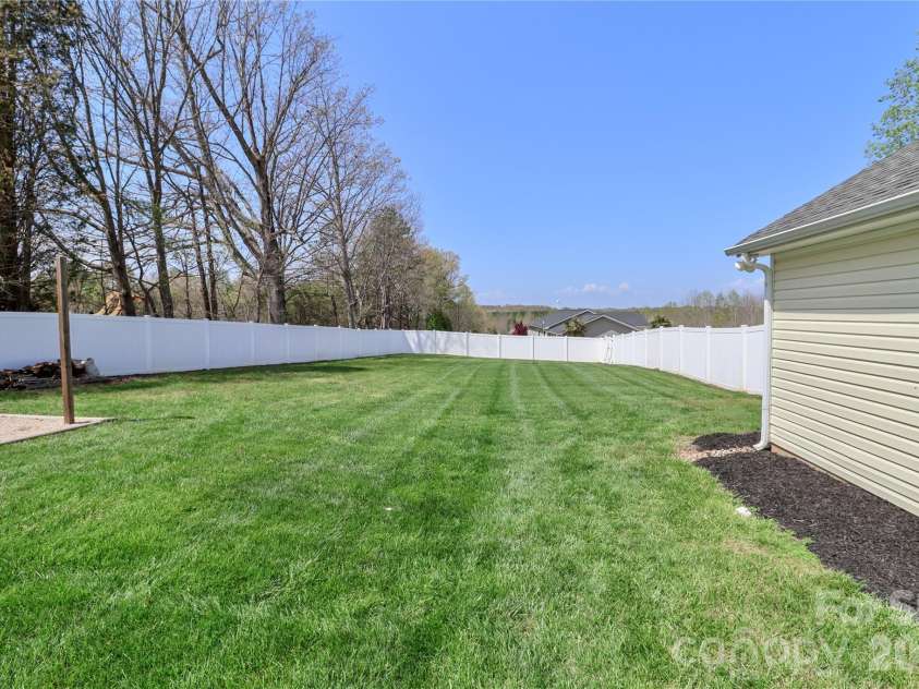 5867 Sunset View Lane, Catawba, NC 28609.  MLS# CAR4364770, YatesRealty ID 8896. 