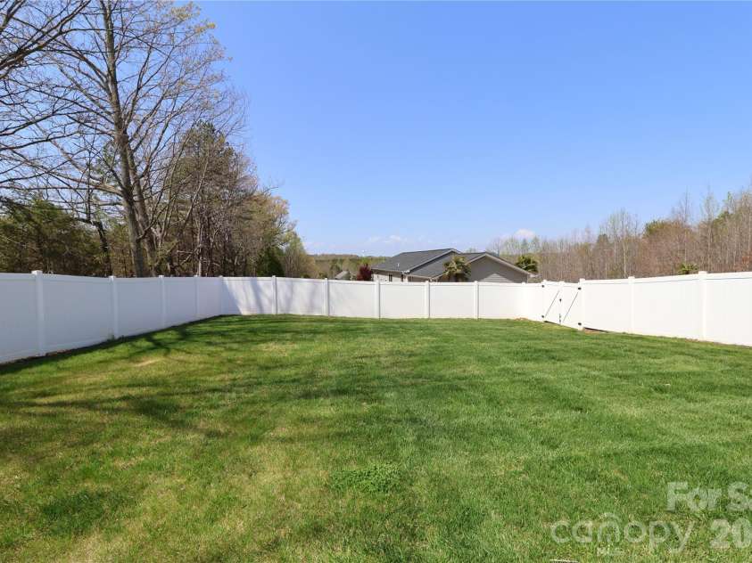 5867 Sunset View Lane, Catawba, NC 28609.  MLS# CAR4364770, YatesRealty ID 8896. 