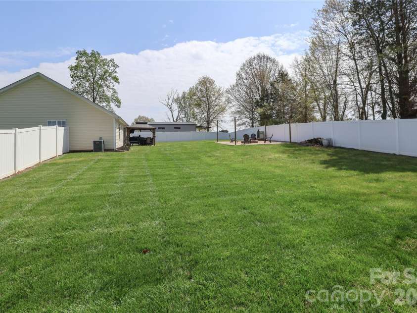 5867 Sunset View Lane, Catawba, NC 28609.  MLS# CAR4364770, YatesRealty ID 8896. 