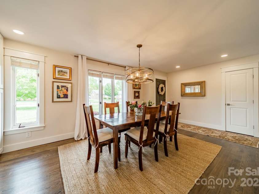 8330 Fallsdale Drive, Charlotte, NC 28214.  MLS# CAR4248517, YatesRealty ID 8896. Dining Room
