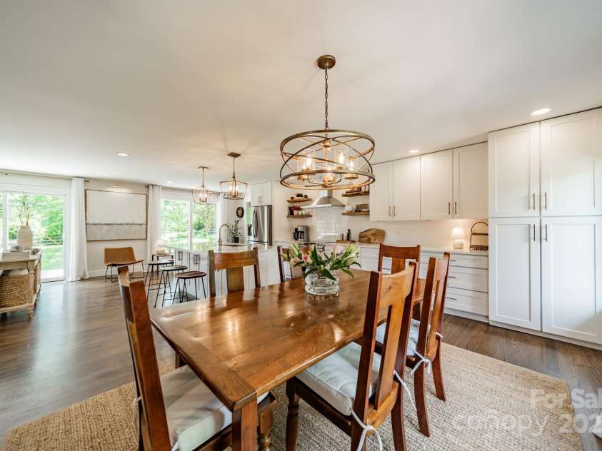 8330 Fallsdale Drive, Charlotte, NC 28214.  MLS# CAR4248517, YatesRealty ID 8896. Dining Room