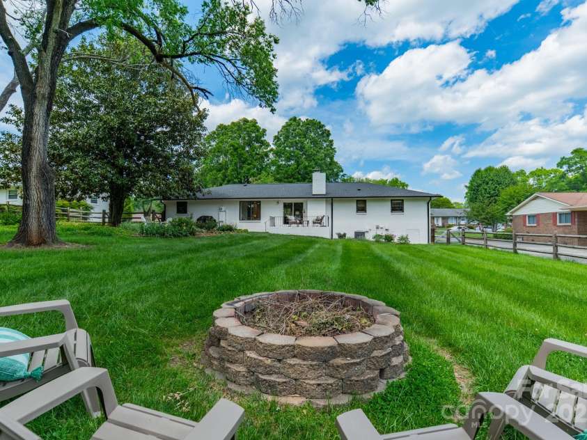 8330 Fallsdale Drive, Charlotte, NC 28214.  MLS# CAR4248517, YatesRealty ID 8896. Fire Pit/Backyard