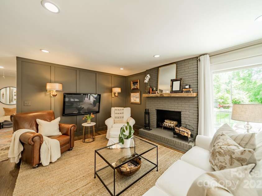 8330 Fallsdale Drive, Charlotte, NC 28214.  MLS# CAR4248517, YatesRealty ID 8896. Living Room