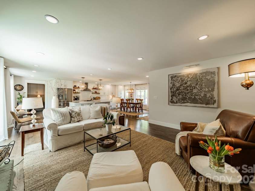 8330 Fallsdale Drive, Charlotte, NC 28214.  MLS# CAR4248517, YatesRealty ID 8896. Living Room