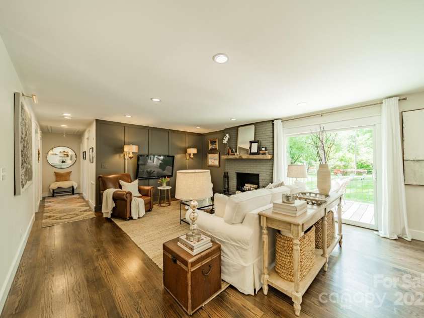 8330 Fallsdale Drive, Charlotte, NC 28214.  MLS# CAR4248517, YatesRealty ID 8896. Living Room