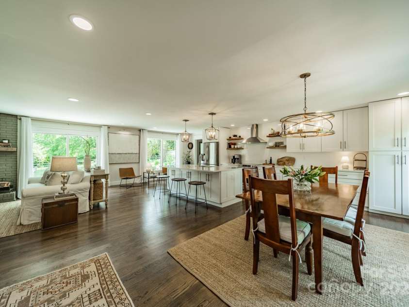 8330 Fallsdale Drive, Charlotte, NC 28214.  MLS# CAR4248517, YatesRealty ID 8896. Open Concept Dining/Kitchen/Living Room