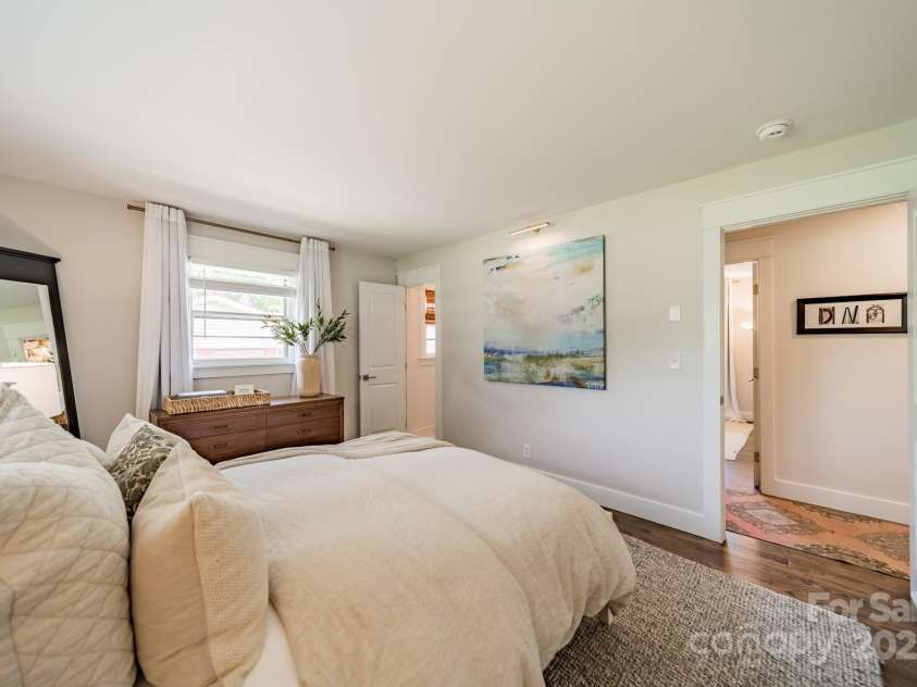 8330 Fallsdale Drive, Charlotte, NC 28214.  MLS# CAR4248517, YatesRealty ID 8896. Primary Bedroom