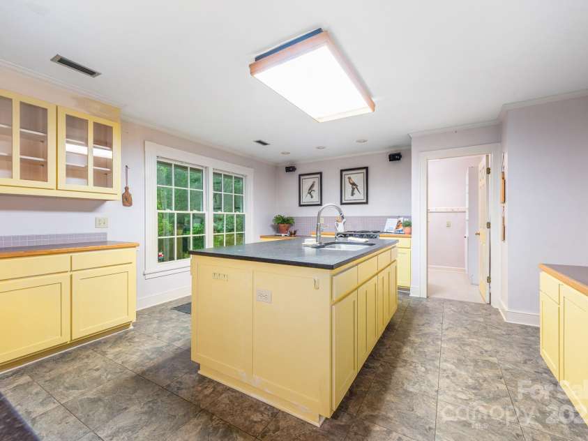 1120 College Street, Mount Pleasant, NC 28124.  MLS# CAR4258641, YatesRealty ID 8897. 