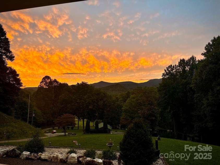 188 Paul Hurst Road, Franklin, NC 28734.  MLS# CAR4233199, YatesRealty ID 8897. 