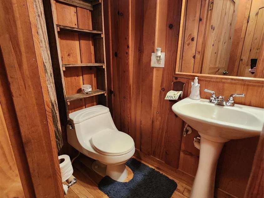 188 Paul Hurst Road, Franklin, NC 28734.  MLS# CAR4233199, YatesRealty ID 8897. Half bathroom