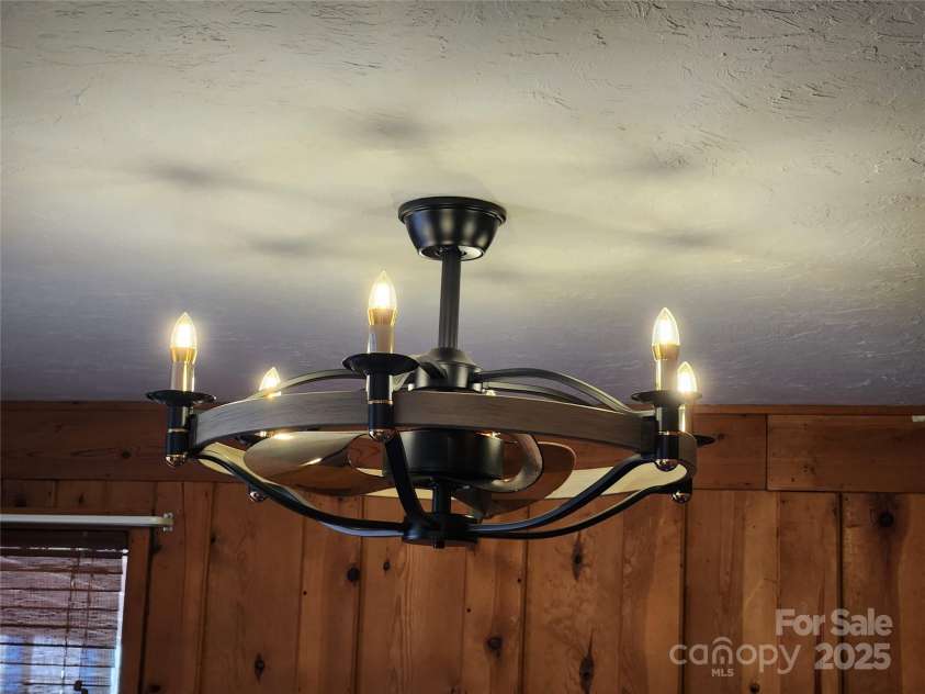 188 Paul Hurst Road, Franklin, NC 28734.  MLS# CAR4233199, YatesRealty ID 8897. New fan light in Primary bedroom