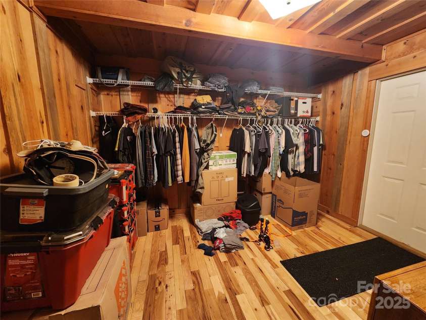 188 Paul Hurst Road, Franklin, NC 28734.  MLS# CAR4233199, YatesRealty ID 8897. Primary closet