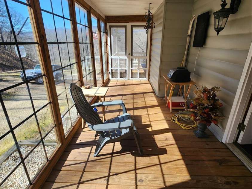 188 Paul Hurst Road, Franklin, NC 28734.  MLS# CAR4233199, YatesRealty ID 8897. Sun room