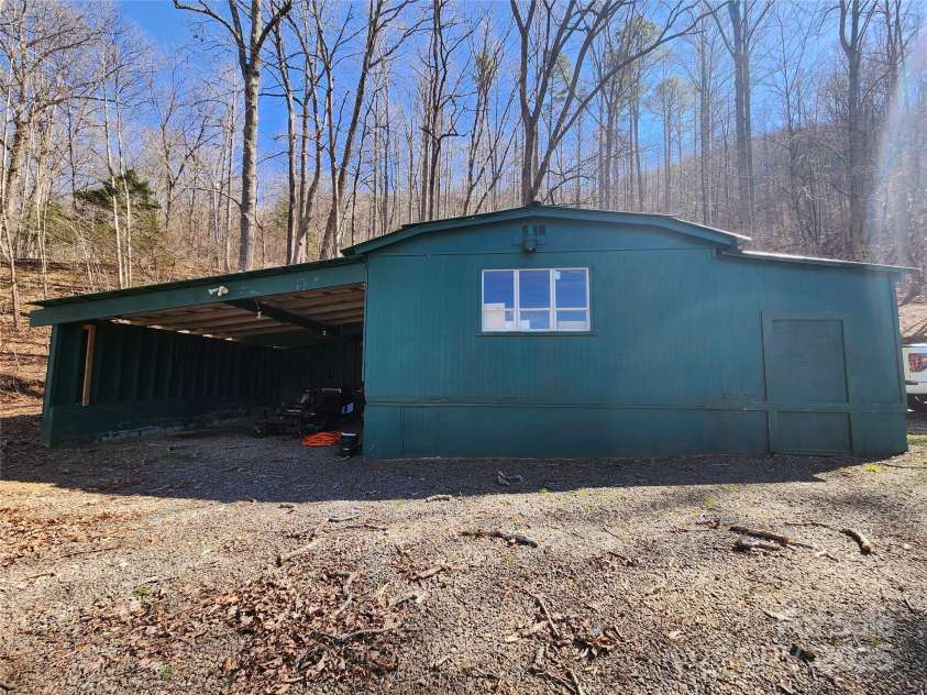 188 Paul Hurst Road, Franklin, NC 28734.  MLS# CAR4233199, YatesRealty ID 8897. Workshop