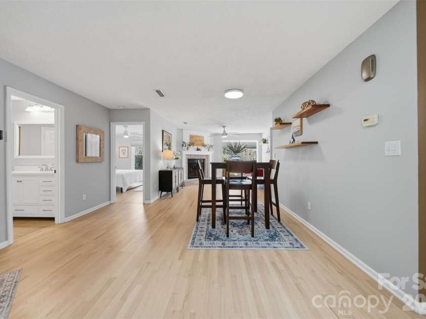 2200 6th Street, Hickory, NC 28601.  MLS# CAR4362338, YatesRealty ID 8898. 