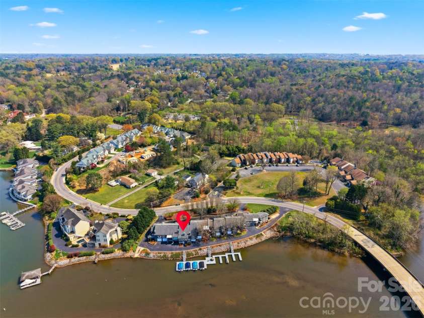 2200 6th Street, Hickory, NC 28601.  MLS# CAR4362338, YatesRealty ID 8898. 