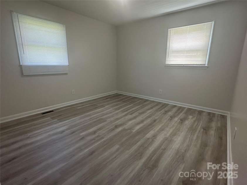 2021 Hollandale Drive, Gastonia, NC 28054.  MLS# CAR4310613, YatesRealty ID 8899. Bedroom