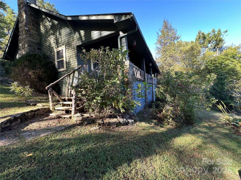 16 Osborn Knob Road, Little Switzerland, NC 28749.  MLS# CAR4307490, YatesRealty ID 89. 