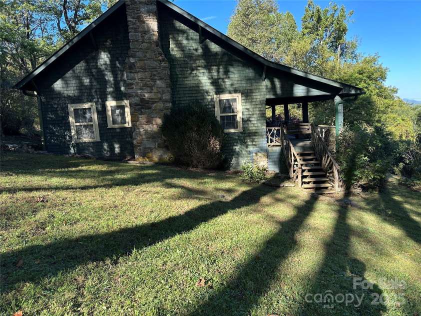 16 Osborn Knob Road, Little Switzerland, NC 28749.  MLS# CAR4307490, YatesRealty ID 89. 