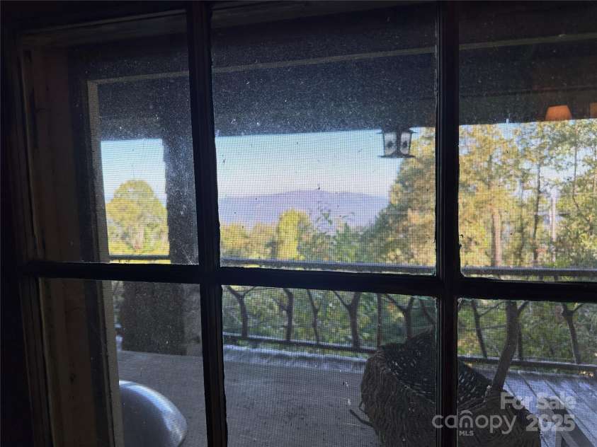 16 Osborn Knob Road, Little Switzerland, NC 28749.  MLS# CAR4307490, YatesRealty ID 89. 