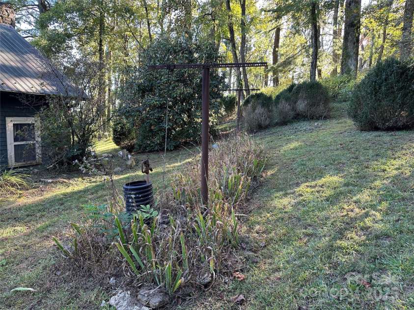 16 Osborn Knob Road, Little Switzerland, NC 28749.  MLS# CAR4307490, YatesRealty ID 89. 