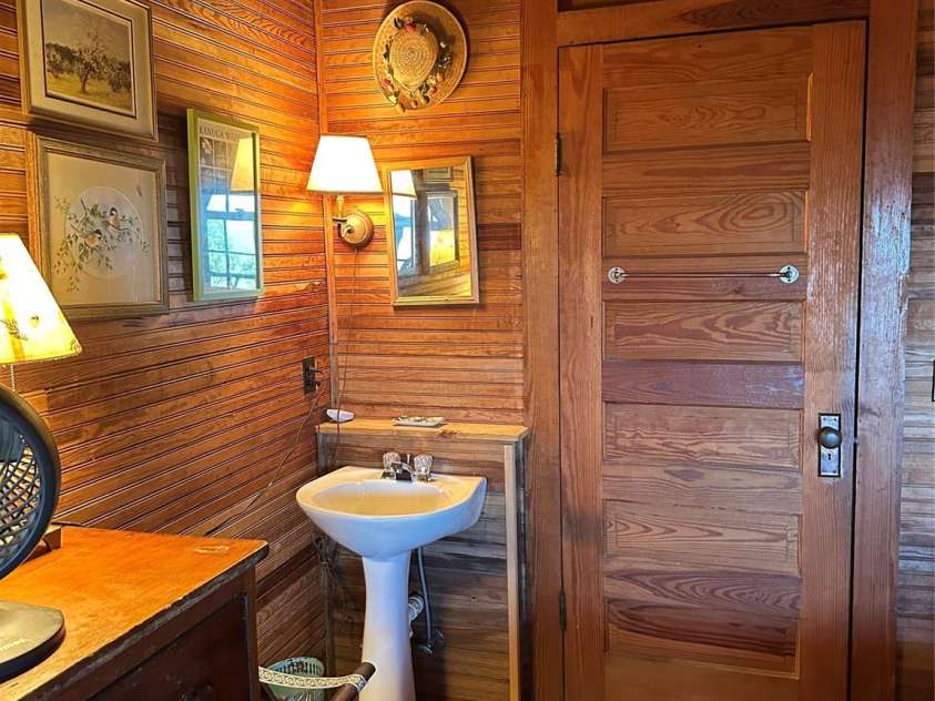 16 Osborn Knob Road, Little Switzerland, NC 28749.  MLS# CAR4307490, YatesRealty ID 89. Bed 1