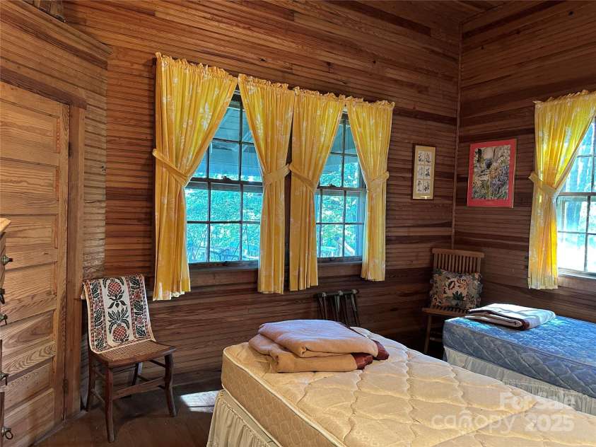 16 Osborn Knob Road, Little Switzerland, NC 28749.  MLS# CAR4307490, YatesRealty ID 89. Bed 2