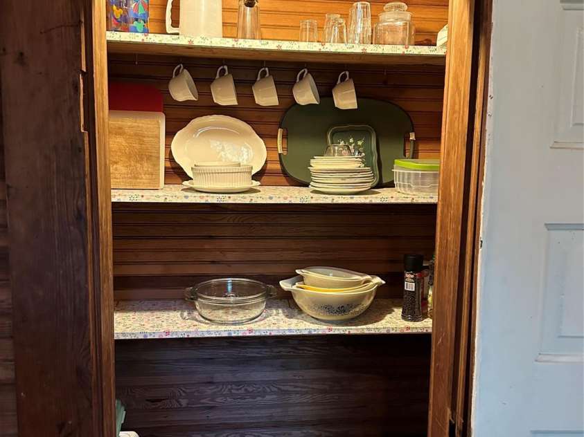 16 Osborn Knob Road, Little Switzerland, NC 28749.  MLS# CAR4307490, YatesRealty ID 89. Pantry