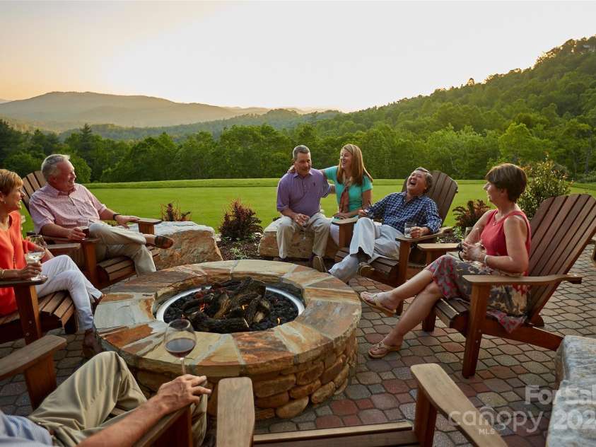 204 Tom Fazio Trace, Hendersonville, NC 28739.  MLS# CAR4133393, YatesRealty ID 89. 