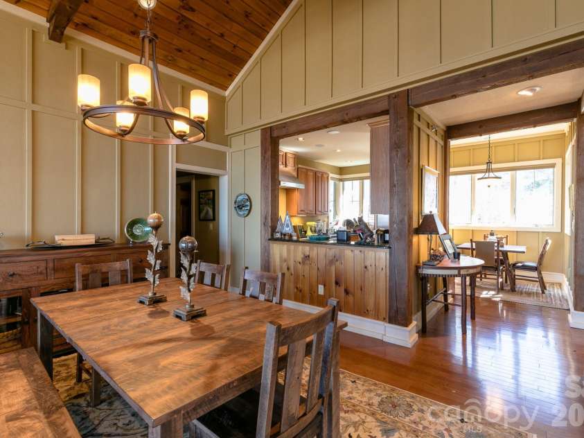 47 Creekside Way, Burnsville, NC 28714.  MLS# CAR4386398, YatesRealty ID 890. DINING AREA - LOOKING BACK TOWARD KITCHEN