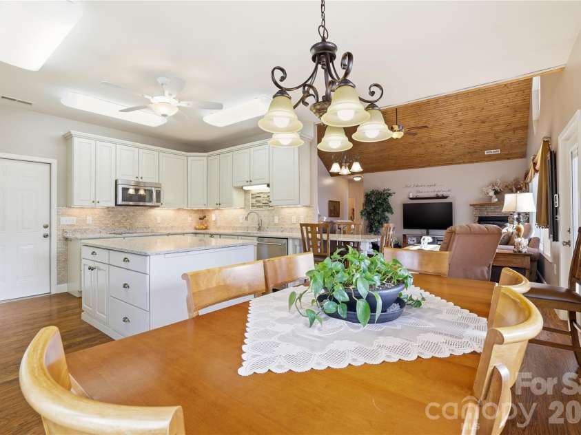 140 Debbie Loop, Waynesville, NC 28786.  MLS# CAR4298832, YatesRealty ID 8900. 