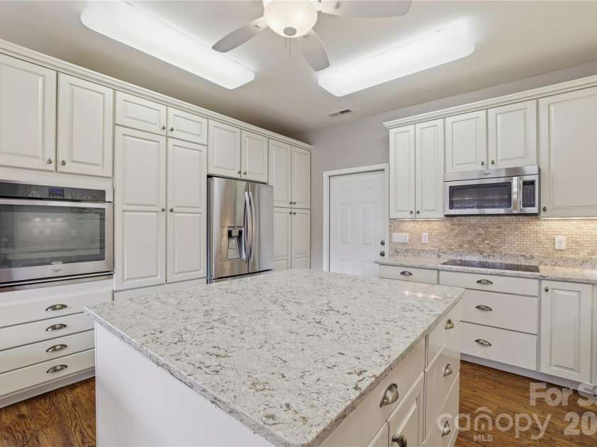 140 Debbie Loop, Waynesville, NC 28786.  MLS# CAR4298832, YatesRealty ID 8900. 