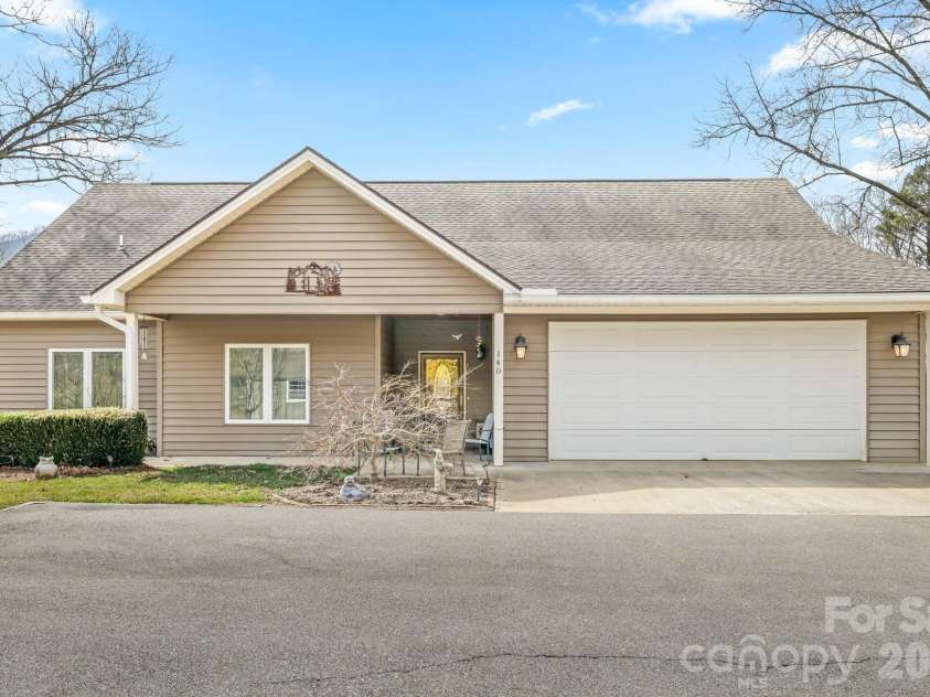 140 Debbie Loop, Waynesville, NC 28786.  MLS# CAR4298832, YatesRealty ID 8900. 