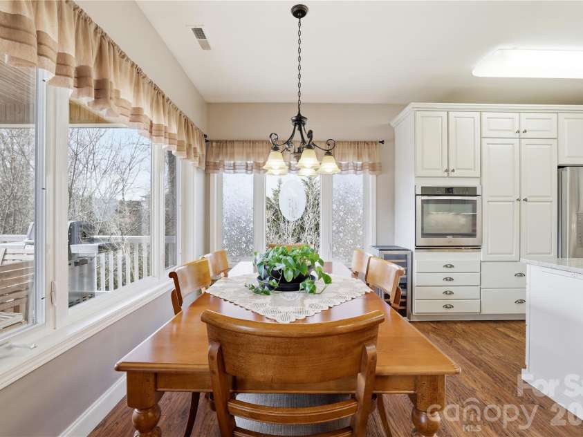 140 Debbie Loop, Waynesville, NC 28786.  MLS# CAR4298832, YatesRealty ID 8900. Dinning & Kitchen