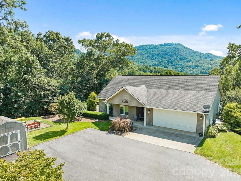 140 Debbie Loop, Waynesville, NC 28786.  MLS# CAR4298832, YatesRealty ID 8900. Drive, Parking, Shed