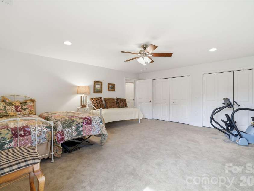 140 Debbie Loop, Waynesville, NC 28786.  MLS# CAR4298832, YatesRealty ID 8900. Flex Room Walkout basement