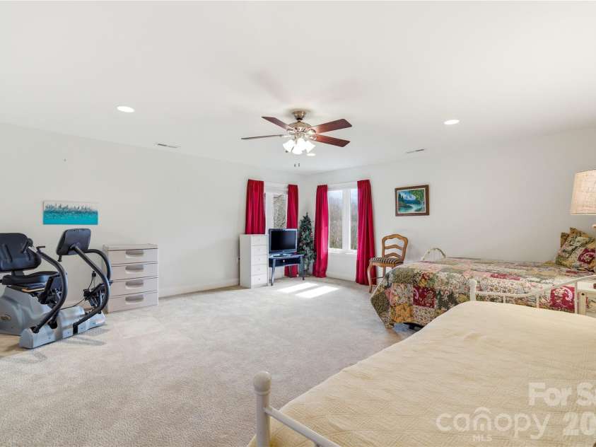140 Debbie Loop, Waynesville, NC 28786.  MLS# CAR4298832, YatesRealty ID 8900. Flex Room Walkout Basement