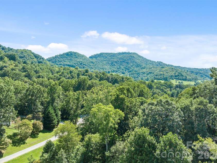 140 Debbie Loop, Waynesville, NC 28786.  MLS# CAR4298832, YatesRealty ID 8900. Mountain View