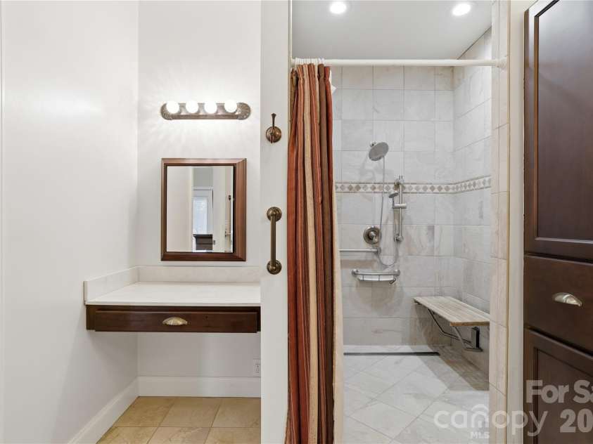 140 Debbie Loop, Waynesville, NC 28786.  MLS# CAR4298832, YatesRealty ID 8900. Primary Ensuite