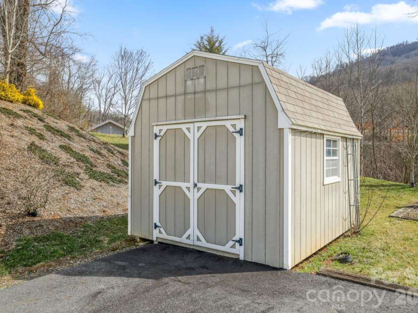 140 Debbie Loop, Waynesville, NC 28786.  MLS# CAR4298832, YatesRealty ID 8900. Shed