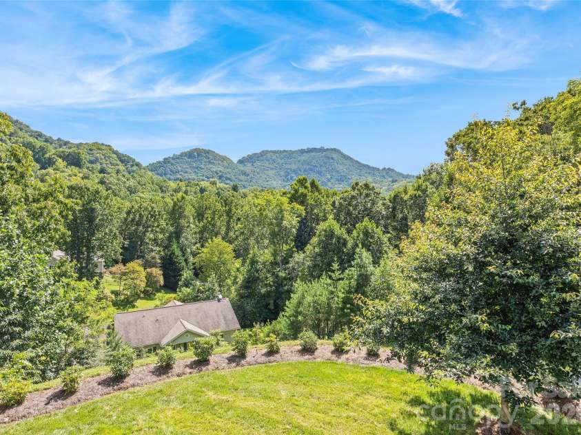 140 Debbie Loop, Waynesville, NC 28786.  MLS# CAR4298832, YatesRealty ID 8900. View Back Deck