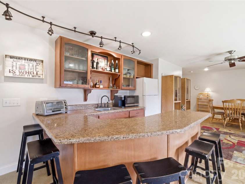 140 Debbie Loop, Waynesville, NC 28786.  MLS# CAR4298832, YatesRealty ID 8900. Wet Bar Walkout Basement